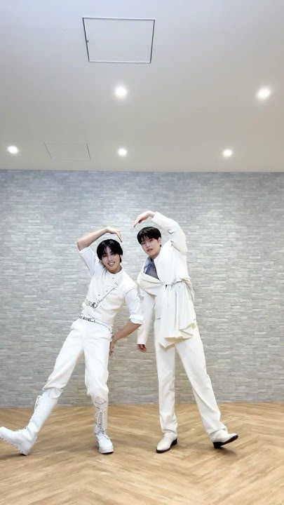 Today's most popular wallpaper in the HAN (Stray Kids) community