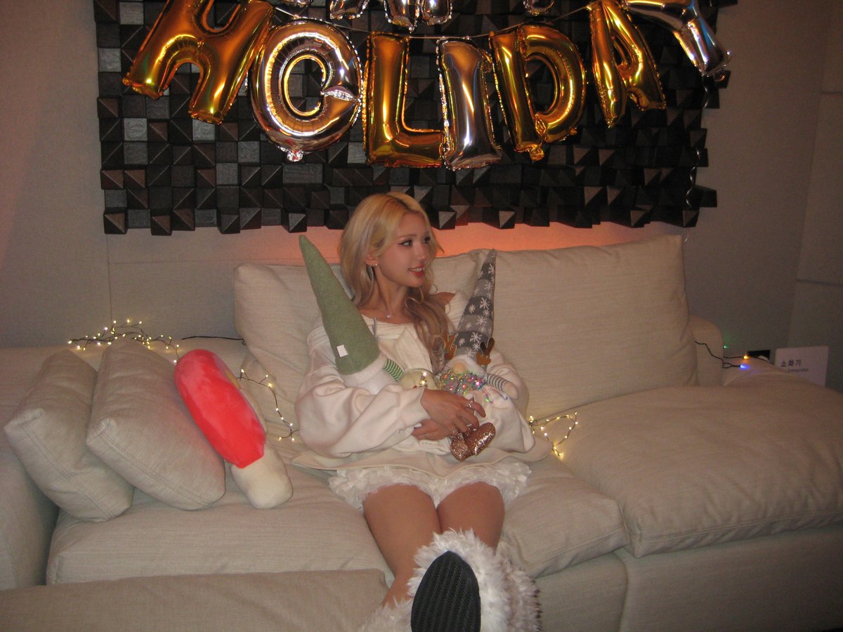 Behind-the-scenes cut of Jeon Somi