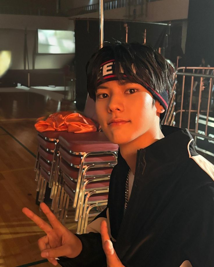 Behind-the-scenes cut of Nicholas (SMTR25)