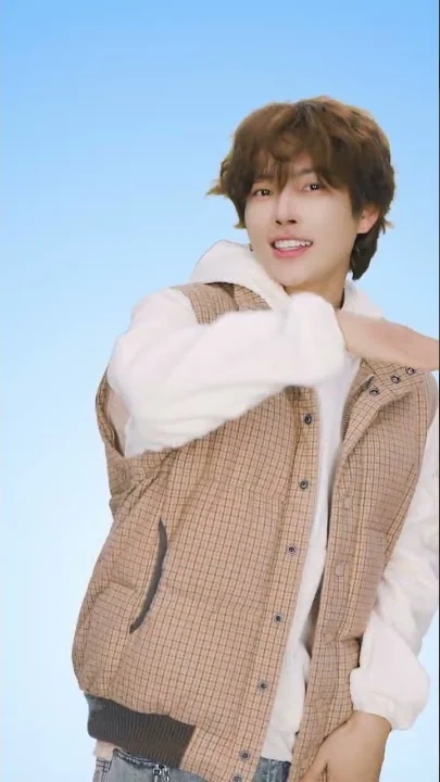 Behind-the-scenes cut of ATEEZ