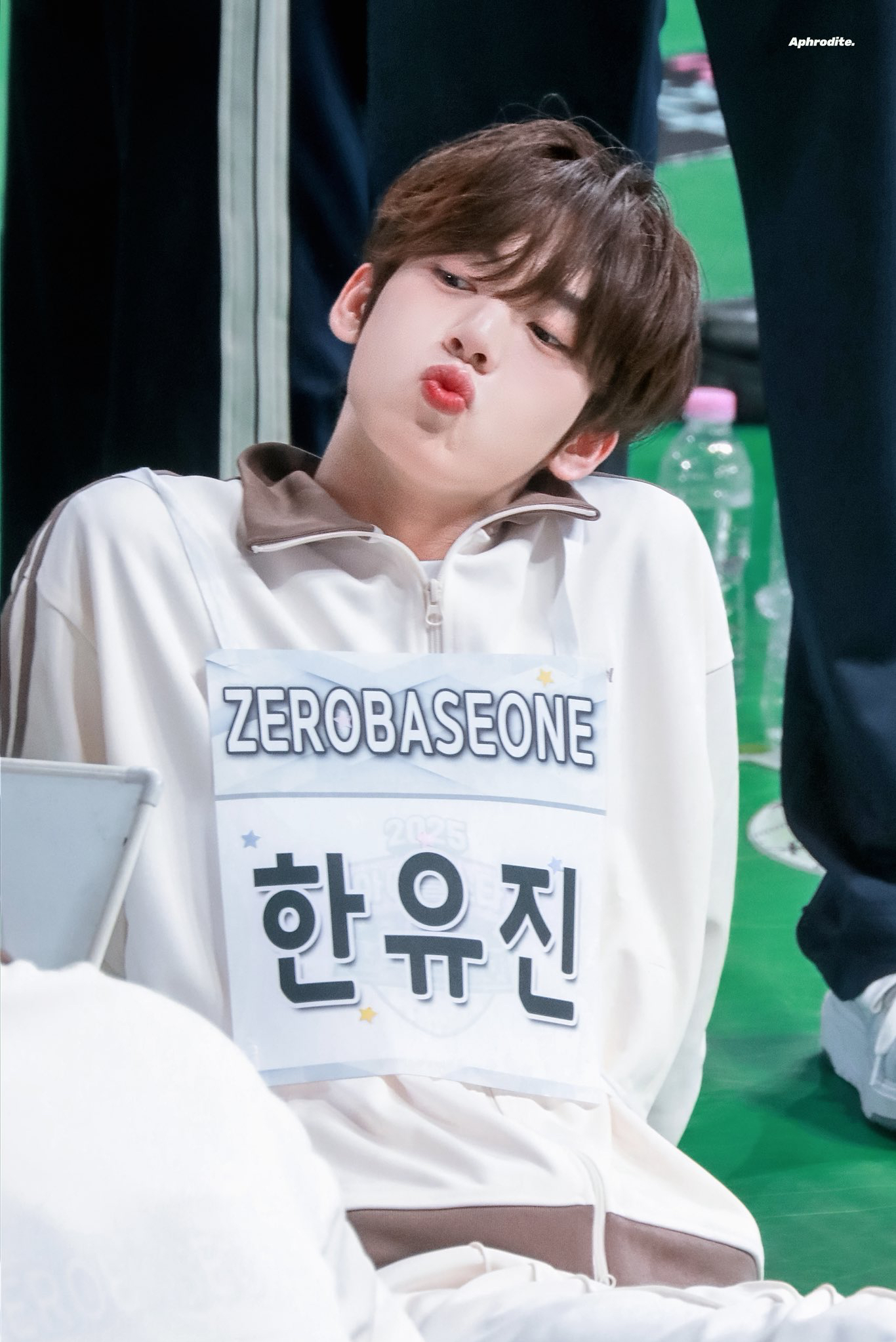 Recent activity shot of Han Yujin (ZEROBASEONE)