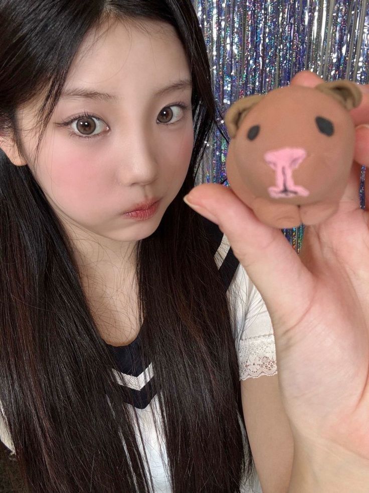 Recent activity shot of Wonhee (ILLIT)