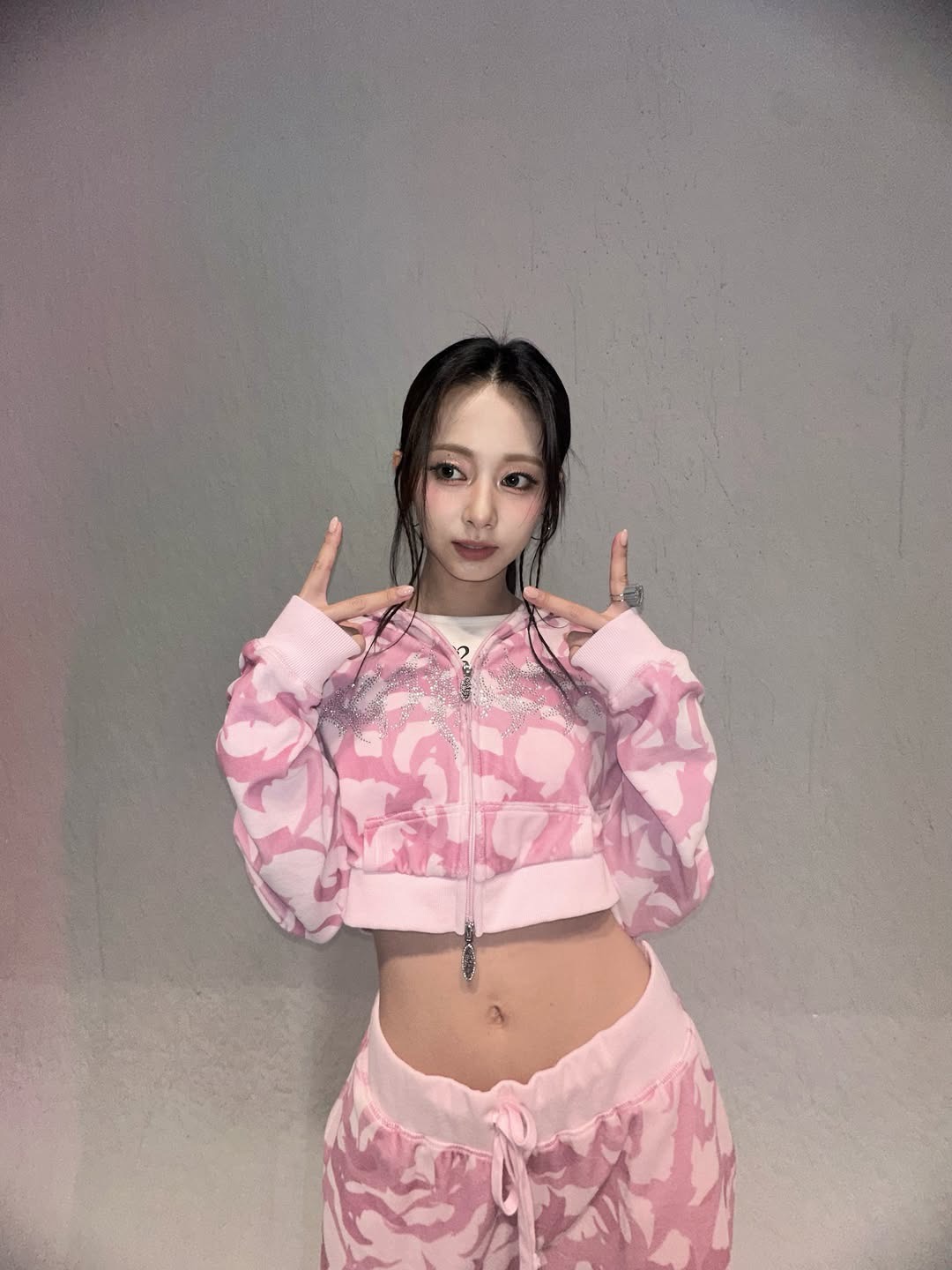 Momen yang diabadikan oleh penggemar Tzuyu (TWICE)