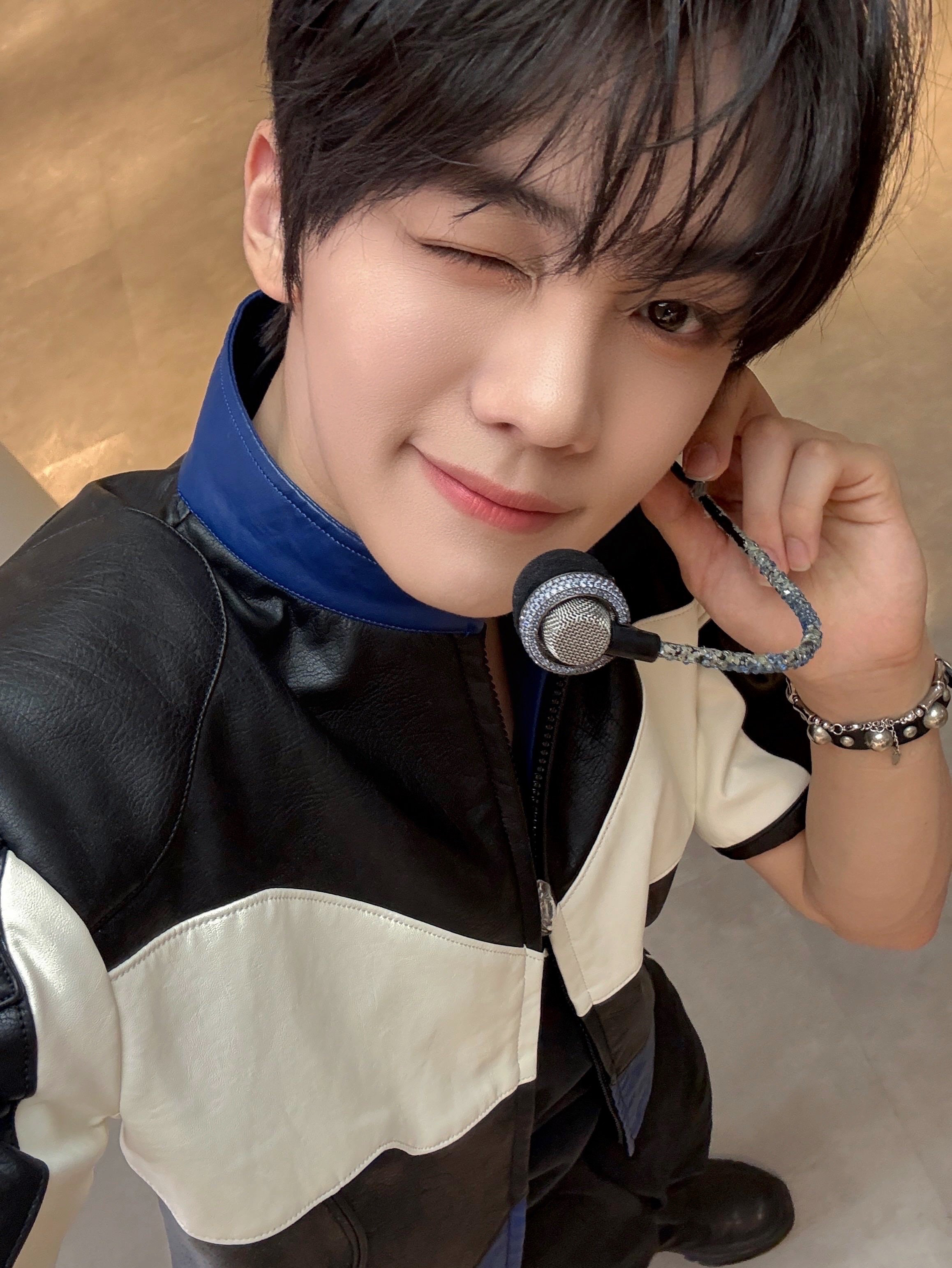 Latest photo of Kim Gyuvin (ZEROBASEONE)