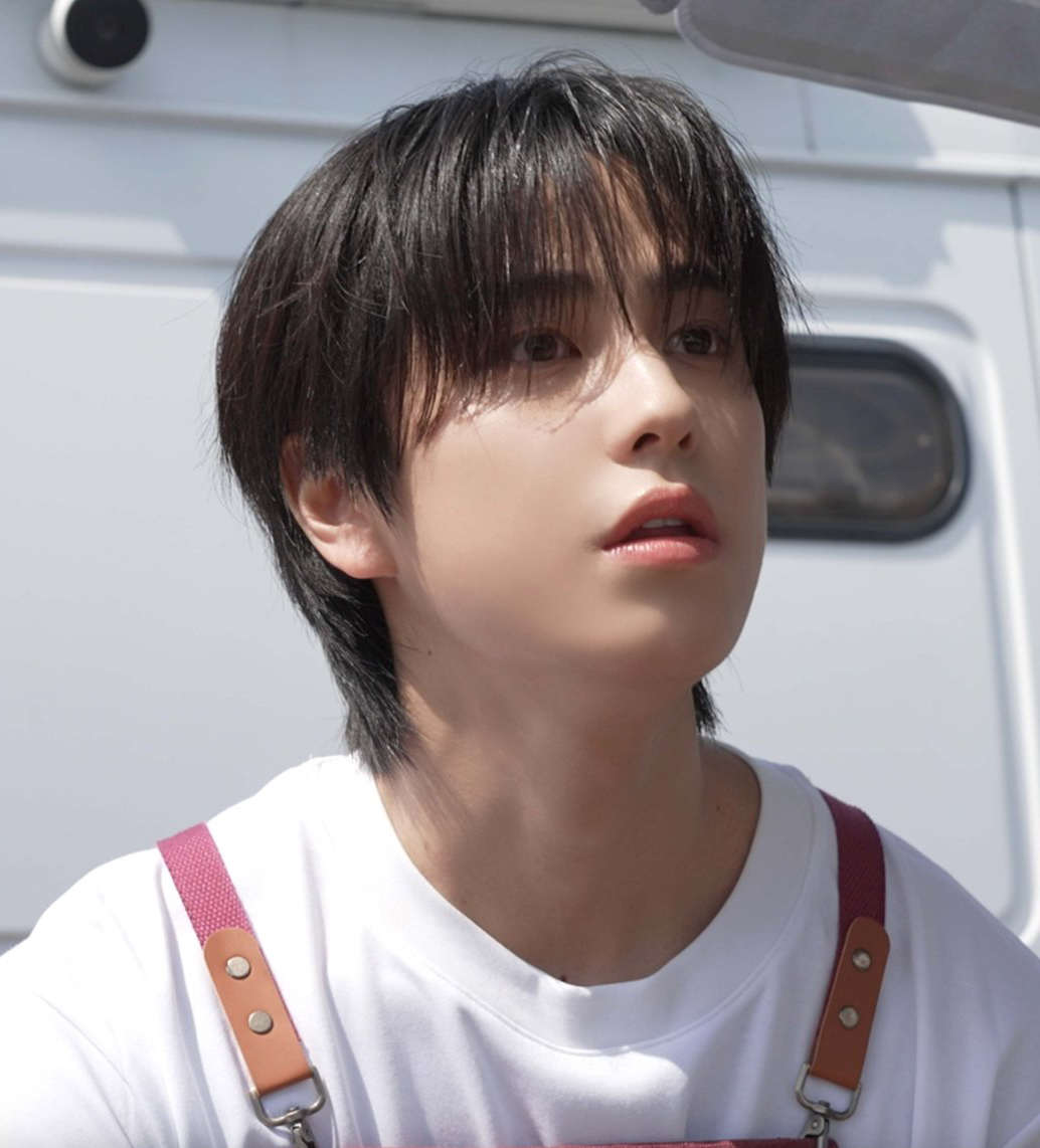 Behind-the-scenes cut of Taki (&TEAM)