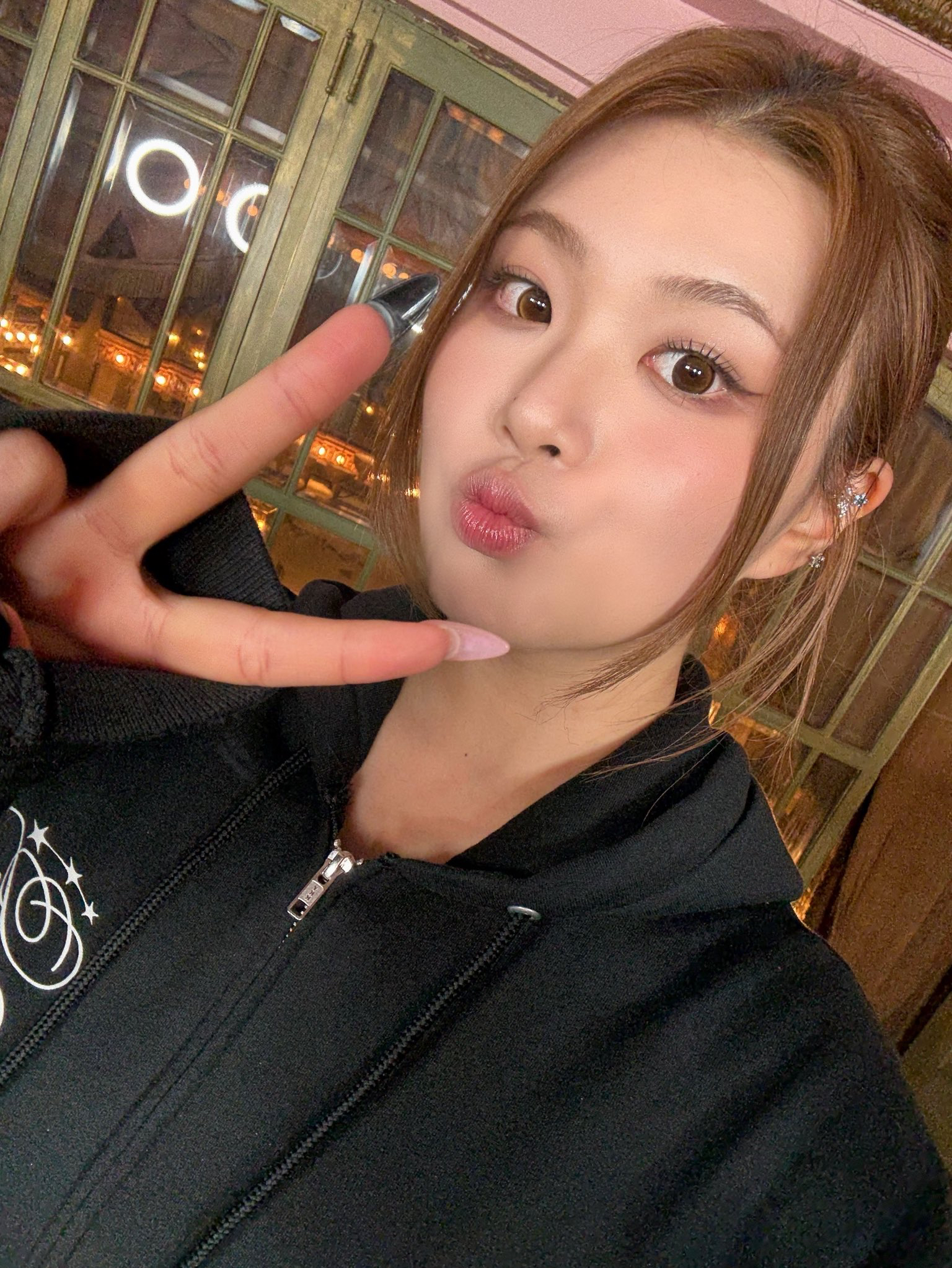 A moment captured by PURPLE K!SS's fan