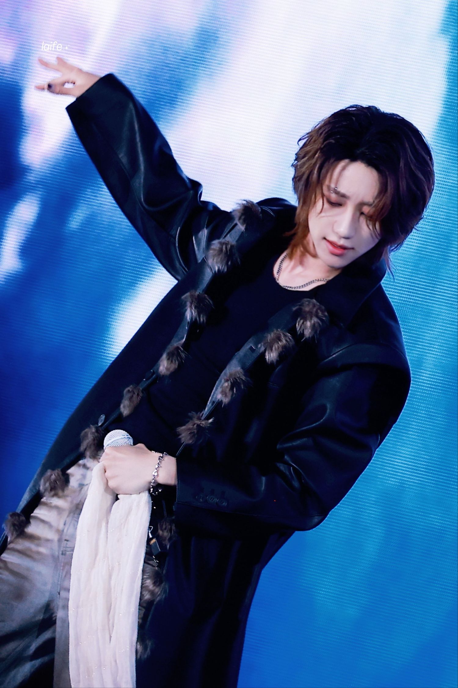 Behind-the-scenes cut of The 8 (SEVENTEEN)