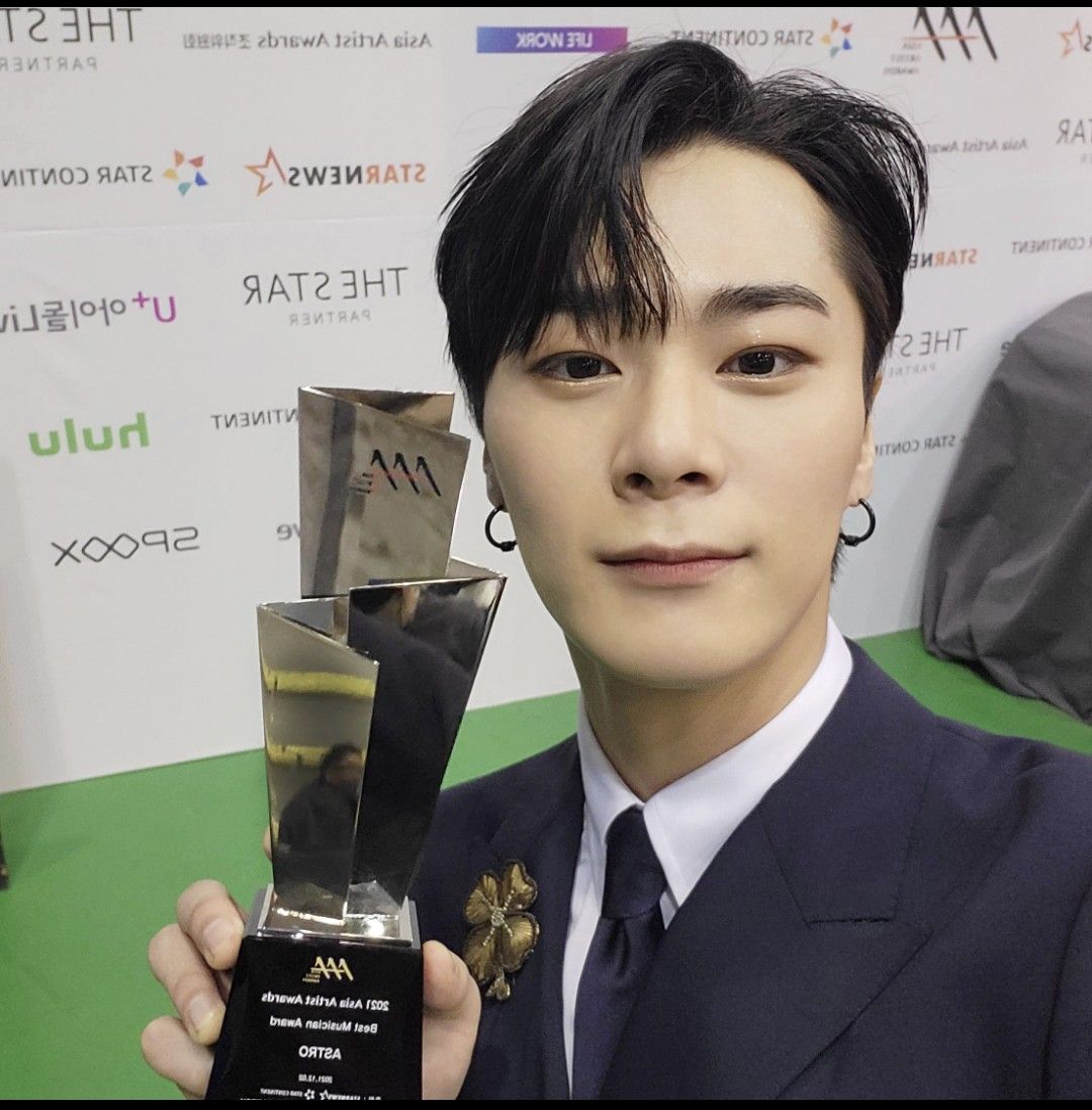 A moment captured by Moonbin (ASTRO)'s fan