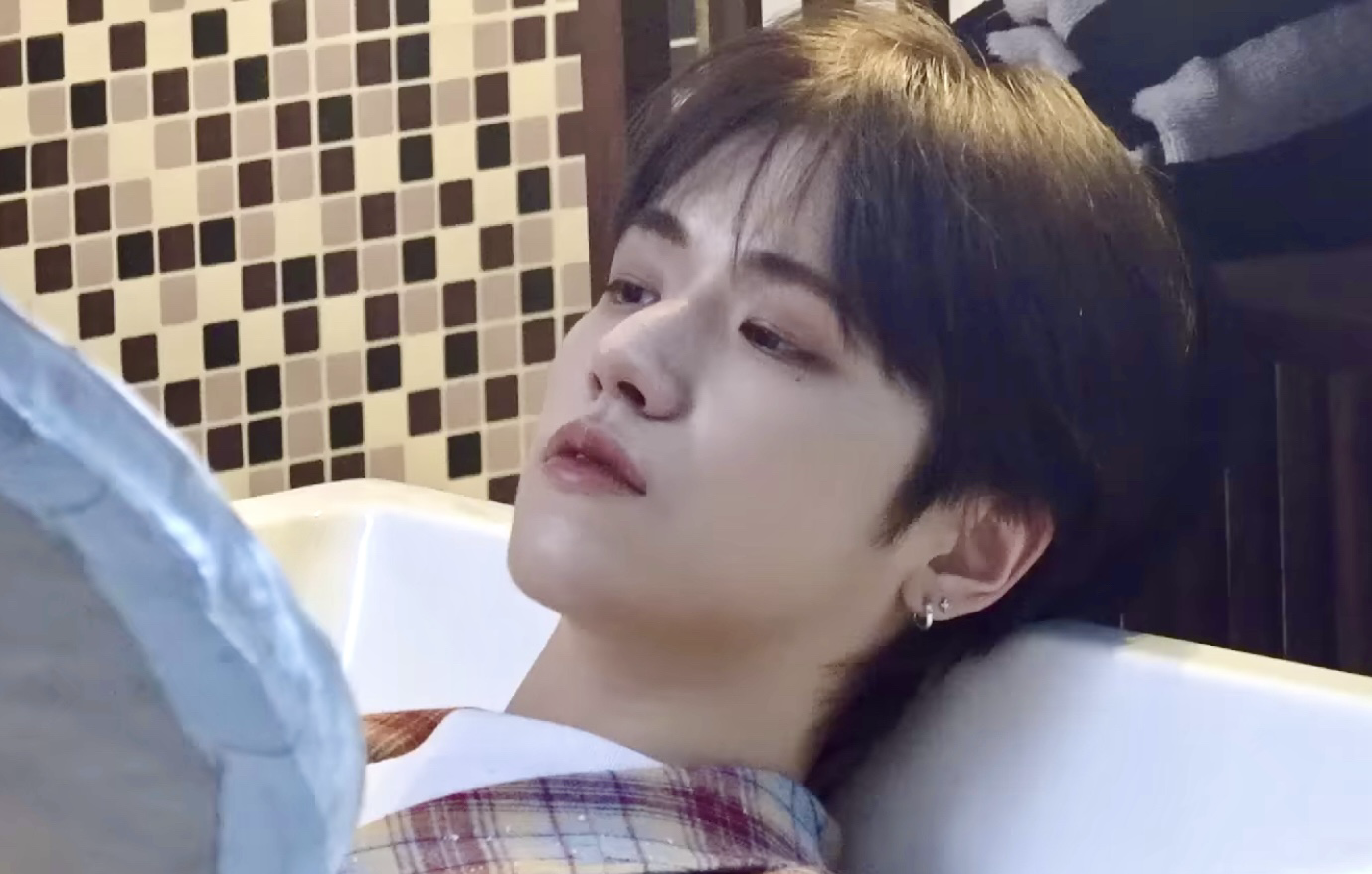 Behind-the-scenes cut of Riwoo (BOYNEXTDOOR)