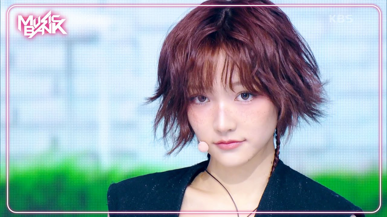 Behind-the-scenes cut of KiiiKiii