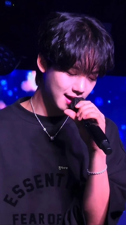 A moment captured by Lim Youngmin's fan
