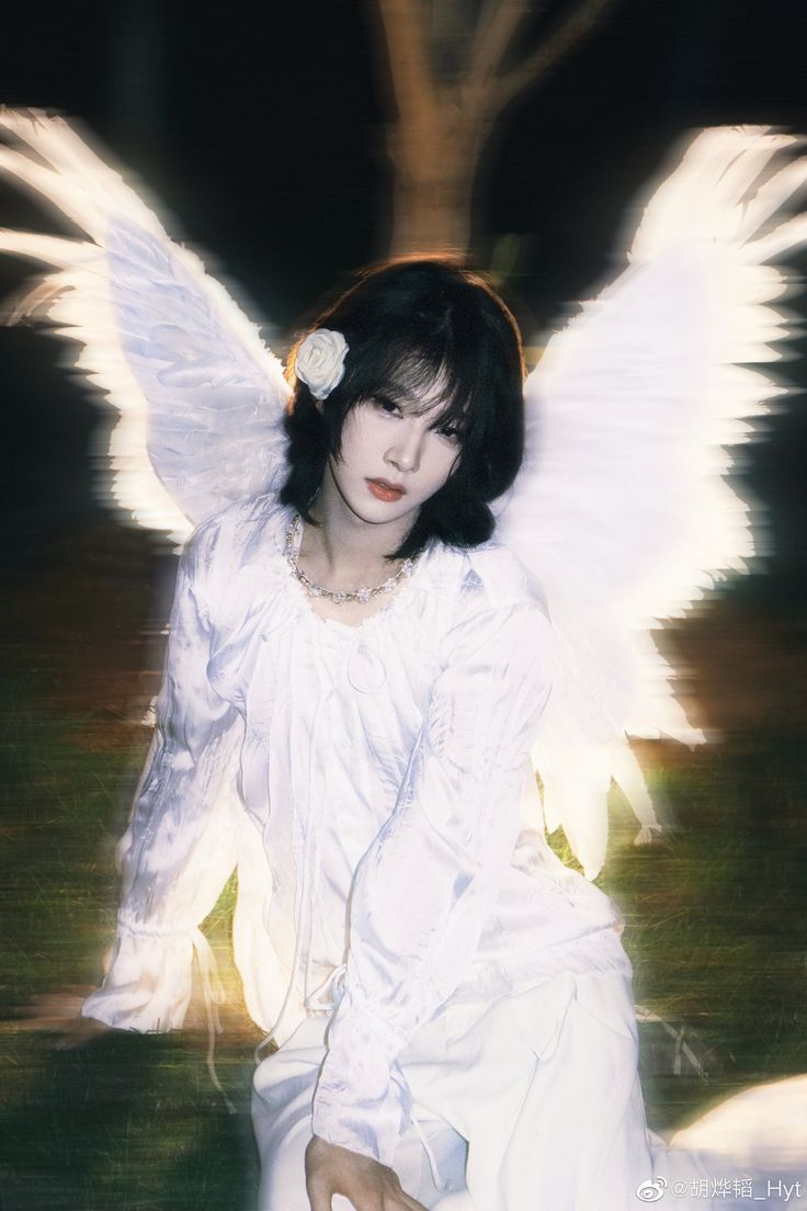 A moment captured by Hu Yetao (NexT1DE)'s fan