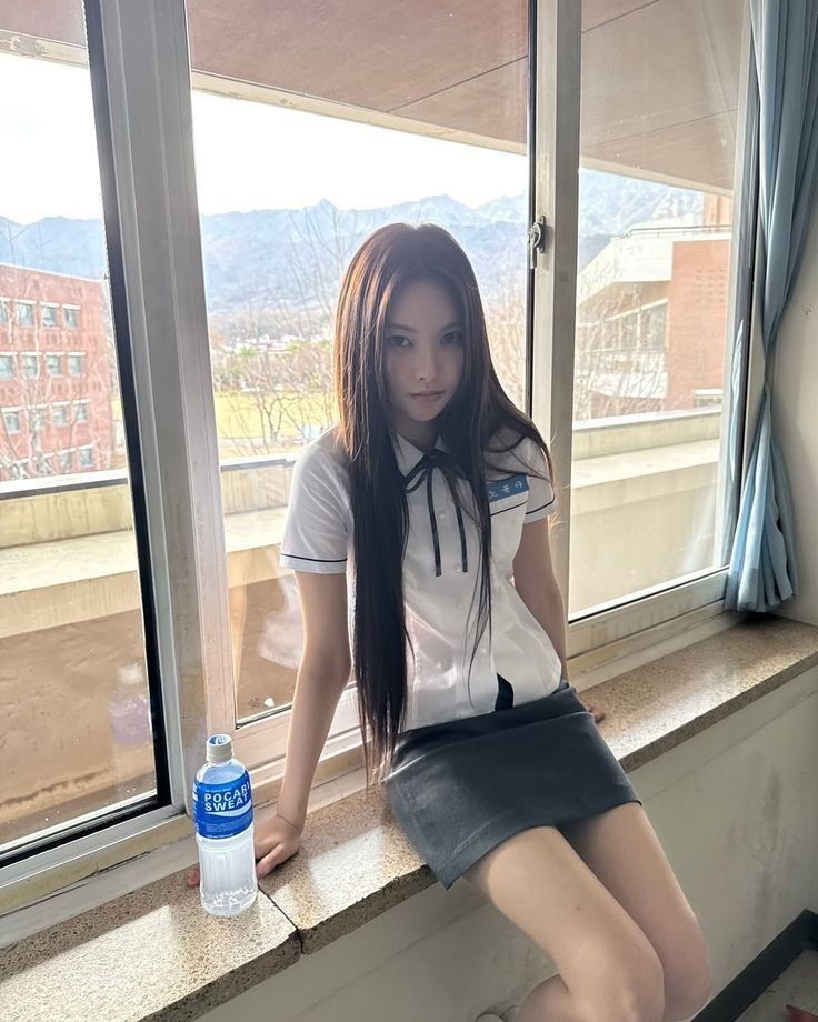 Latest photo of Yunah (ILLIT)