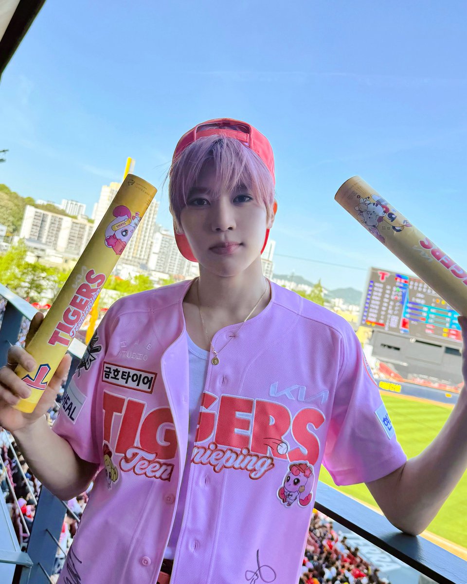Behind-the-scenes cut of NCT