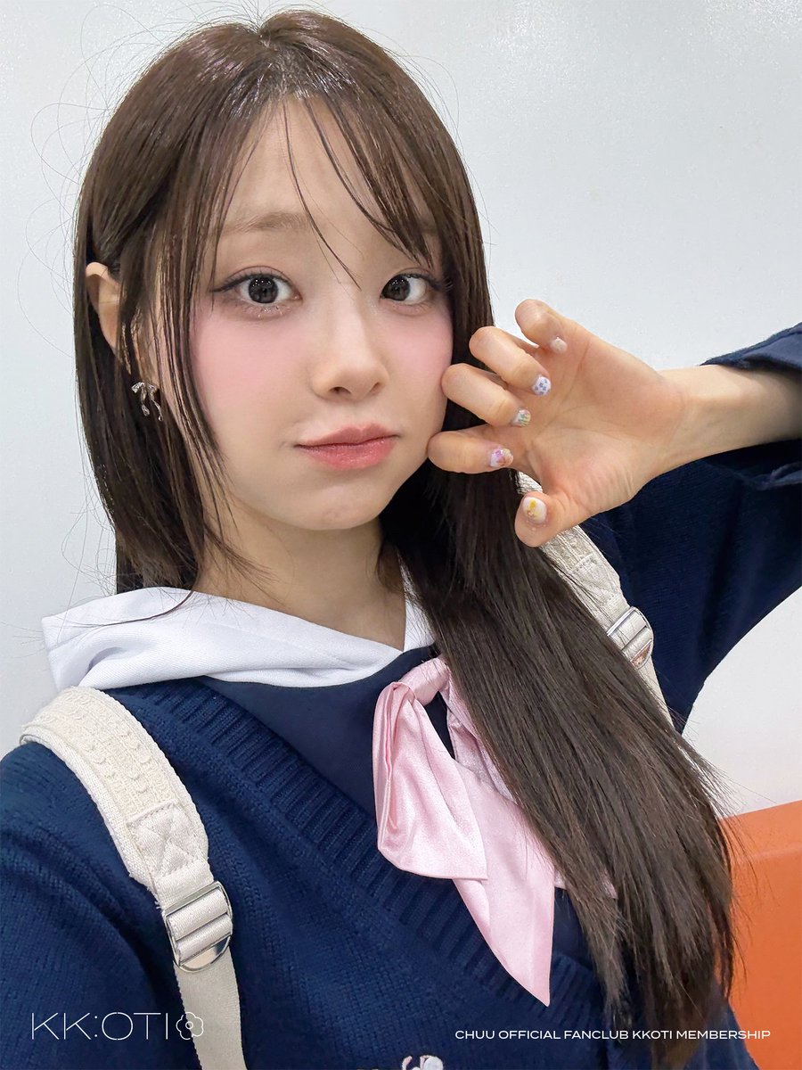 A moment captured by Chuu's fan
