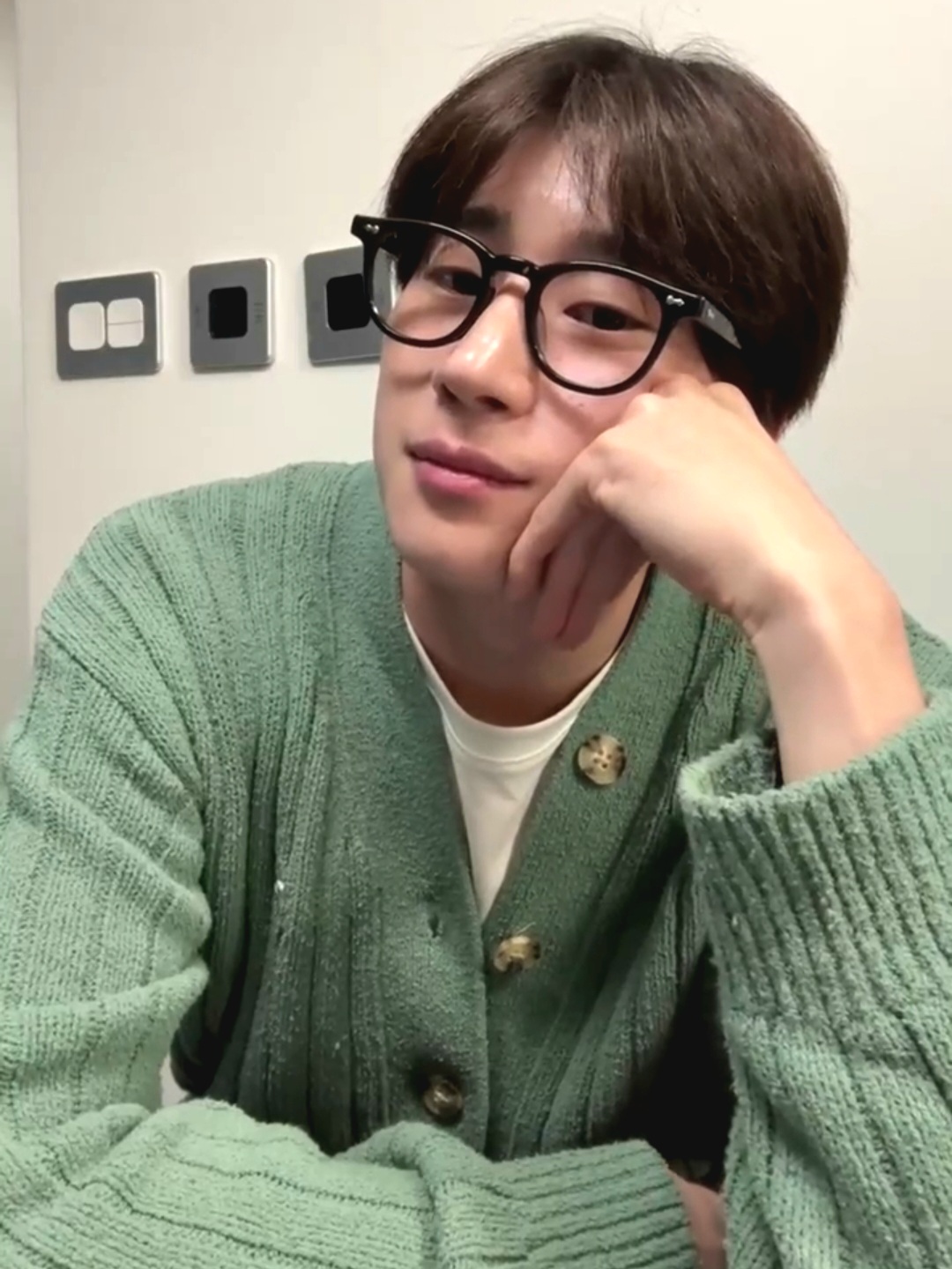 Recent activity shot of Han Seungwoo