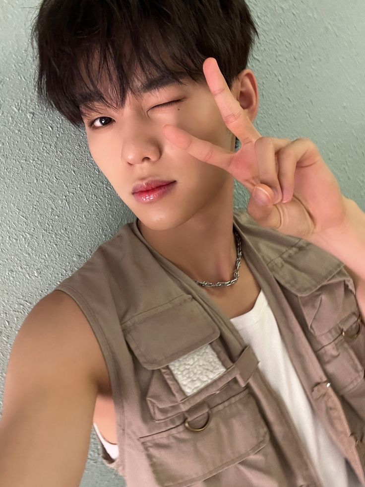 Recent activity shot of EVNNE