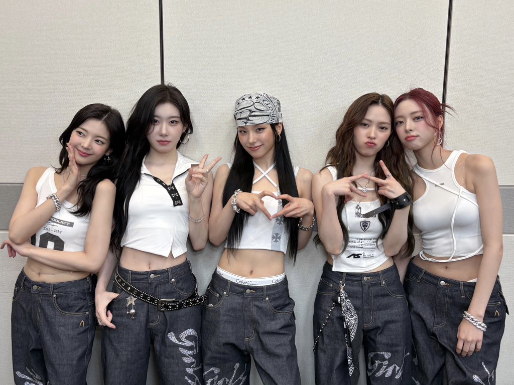 Behind-the-scenes cut of ITZY