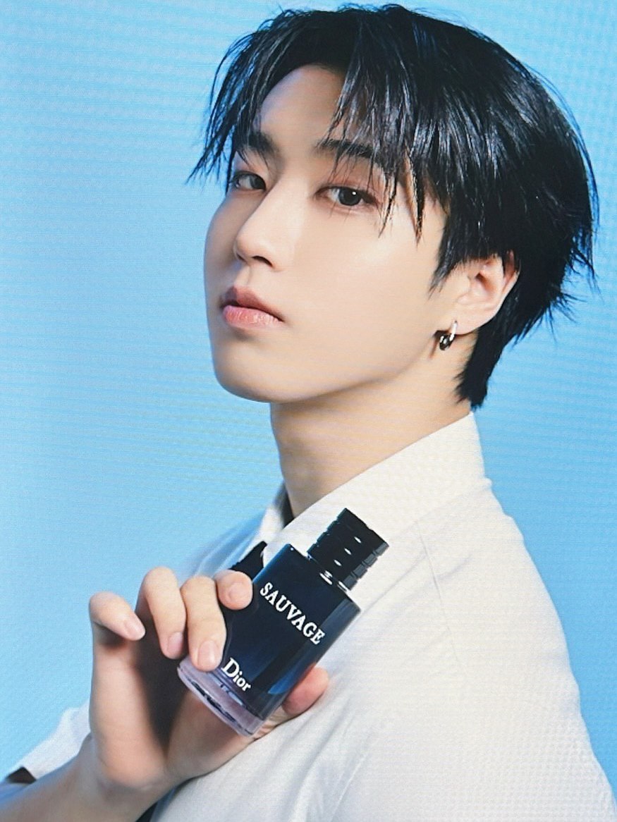 Behind-the-scenes cut of HAN (Stray Kids)