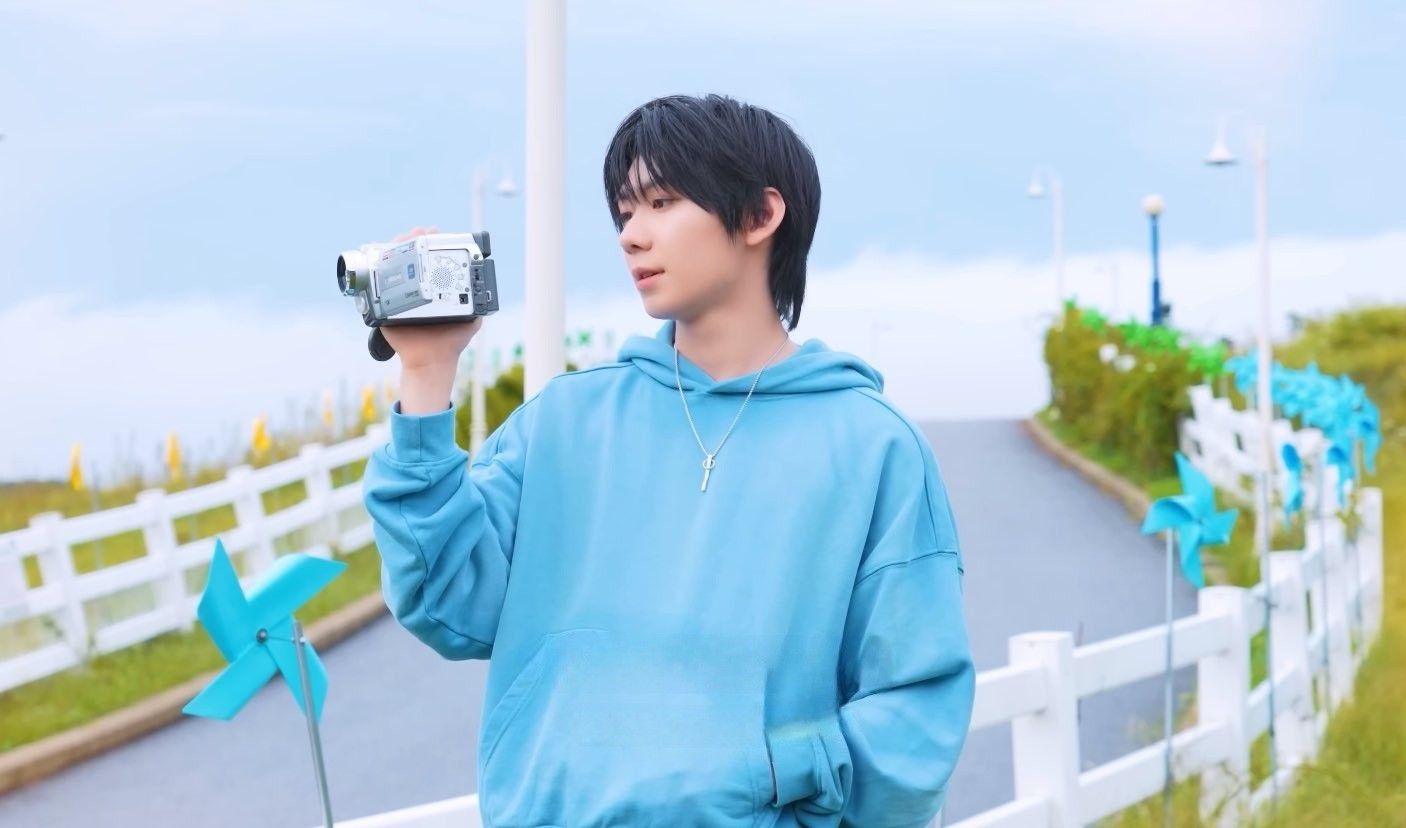 A moment captured by Park Han (AHOF)'s fan