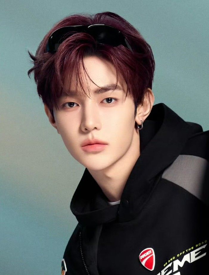 Latest photo of Zhang Hao (ZEROBASEONE)