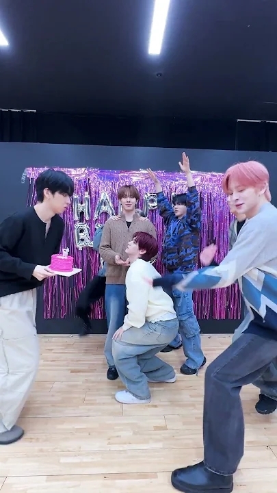 Behind-the-scenes cut of KAZUTA (n.SSign)