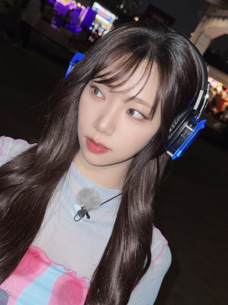 Behind-the-scenes cut of WJSN
