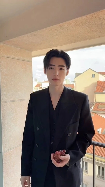 Recent activity shot of Sunghoon (ENHYPEN)