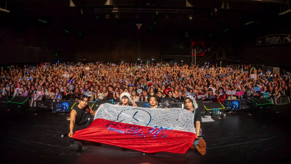 A moment captured by ONEUS's fan