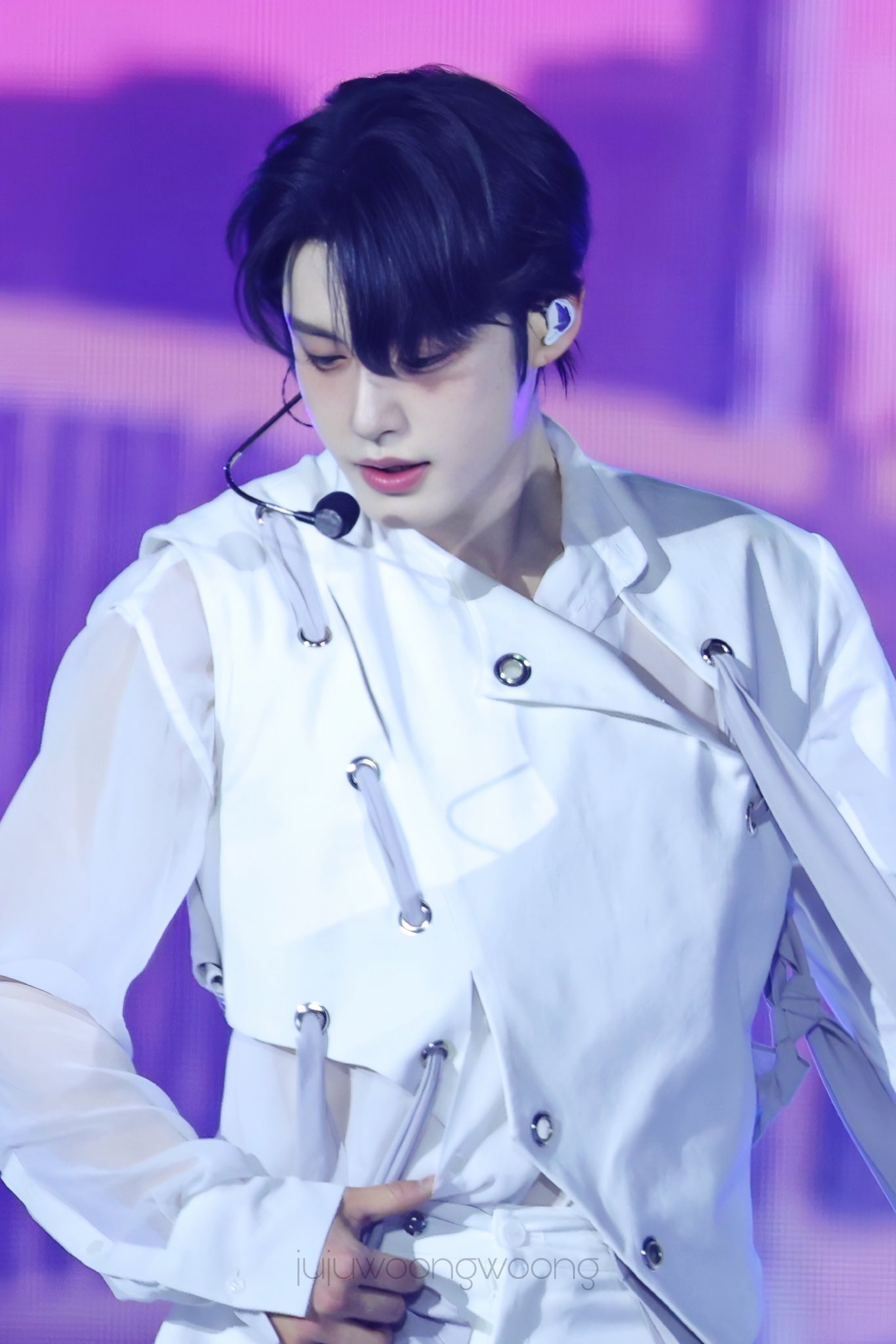 A moment captured by Kim Jiwoong (ZEROBASEONE)'s fan