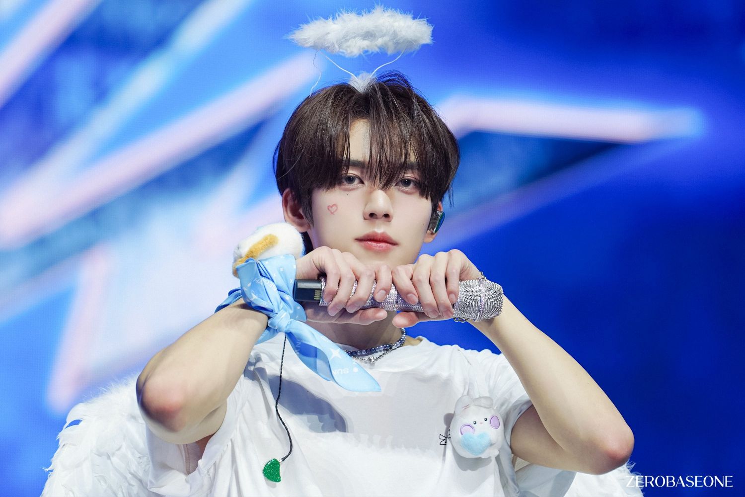 ハン・ユジン (ZEROBASEONE)の最近の活動写真