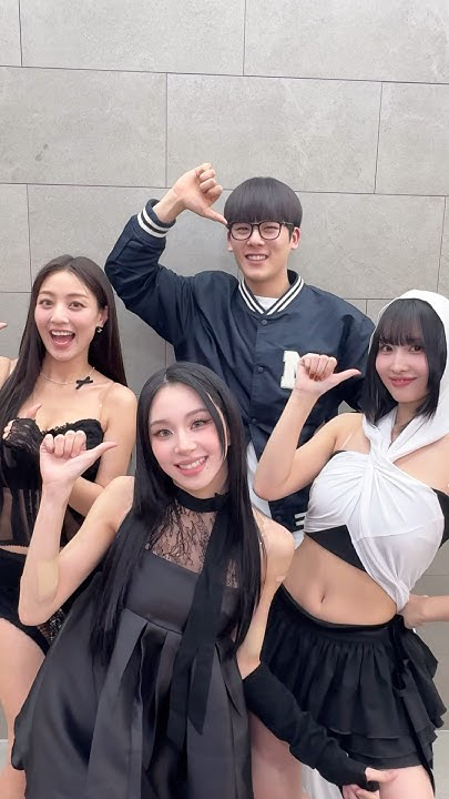 A heartfelt wallpaper shared by Momo (TWICE)'s fans