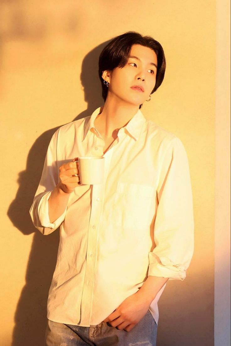 Behind-the-scenes cut of SUGA (BTS)