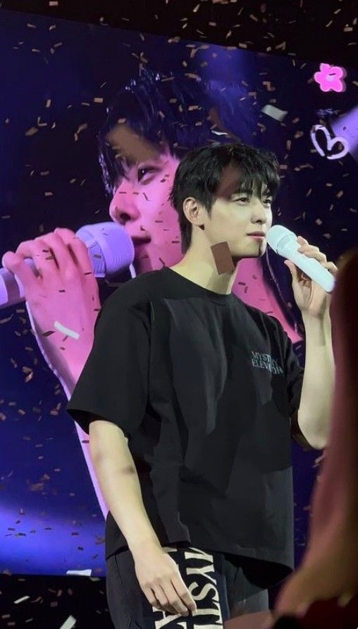 Recent activity shot of Eunwoo (ASTRO)