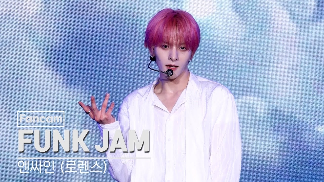 A moment captured by Laurence (n.SSign)'s fan