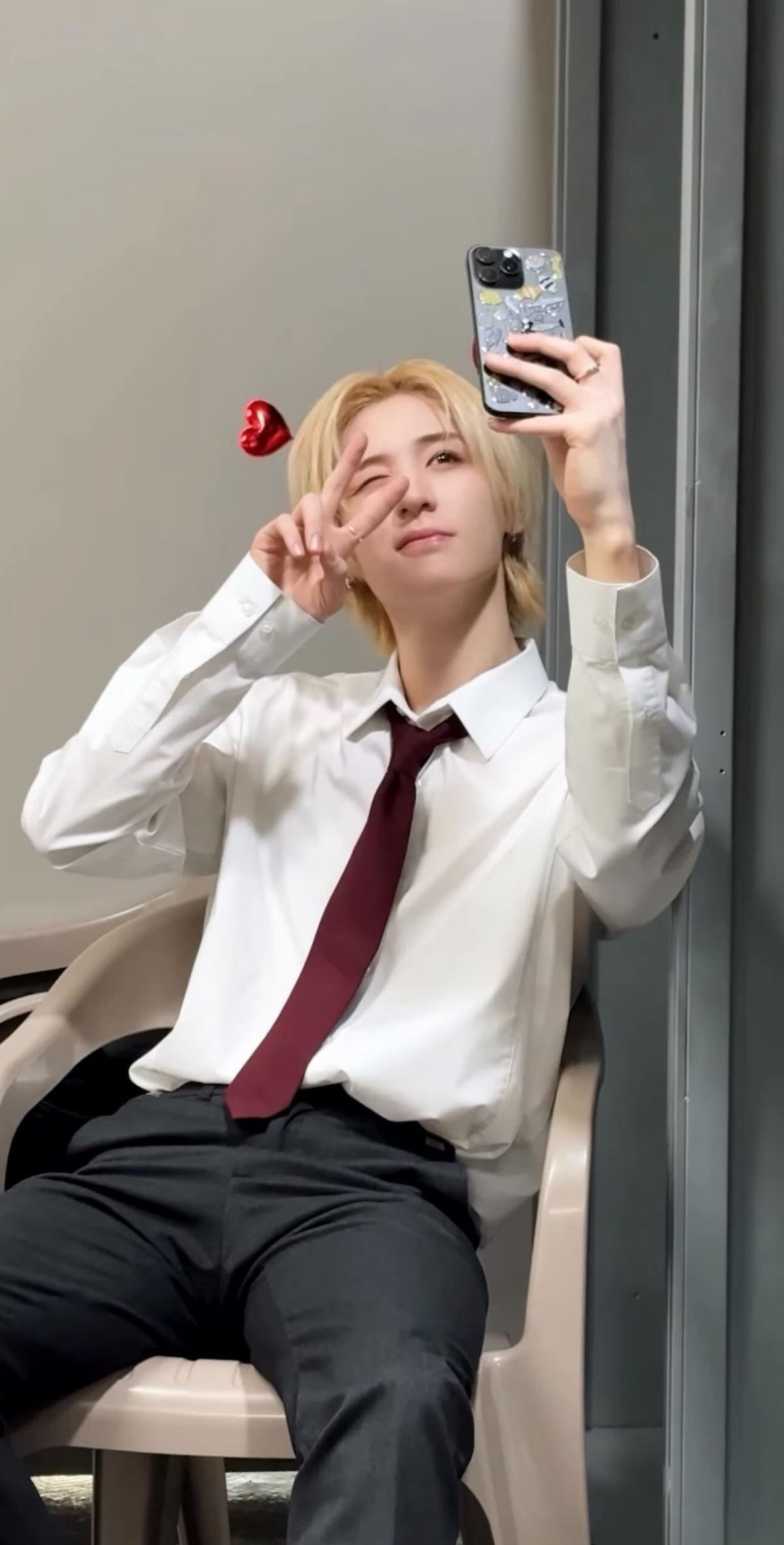 A heartfelt wallpaper shared by Leehan (BOYNEXTDOOR)'s fans