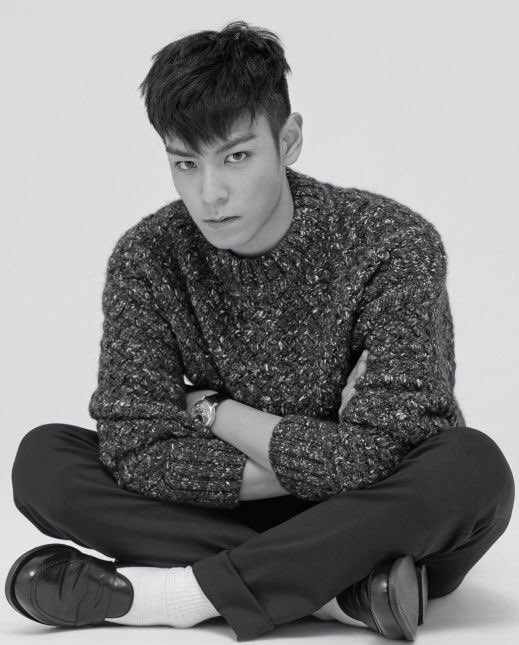 A moment captured by T.O.P's fan