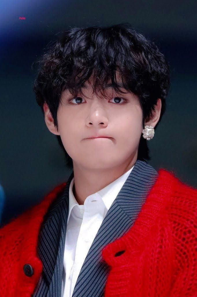 V (防彈少年團)的最新活動照片