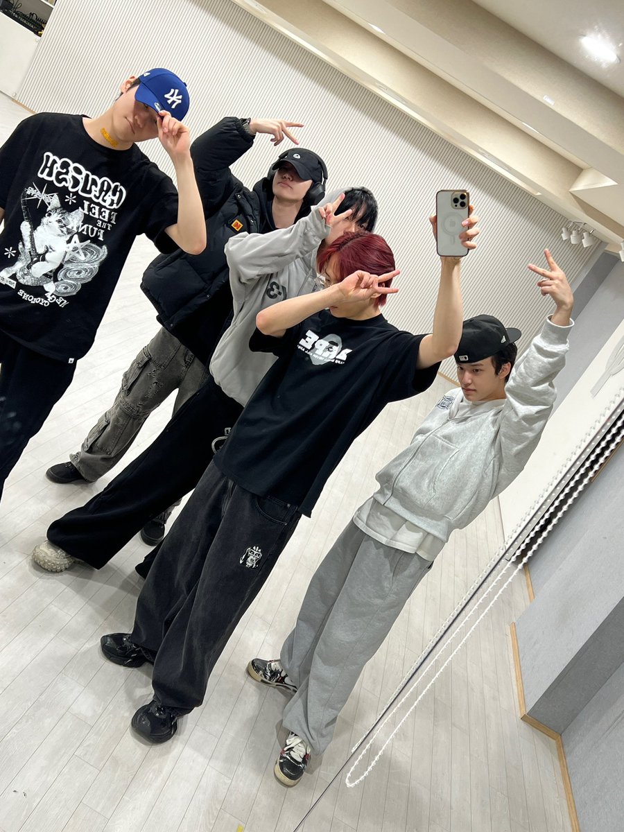 MCND의 최신 사진