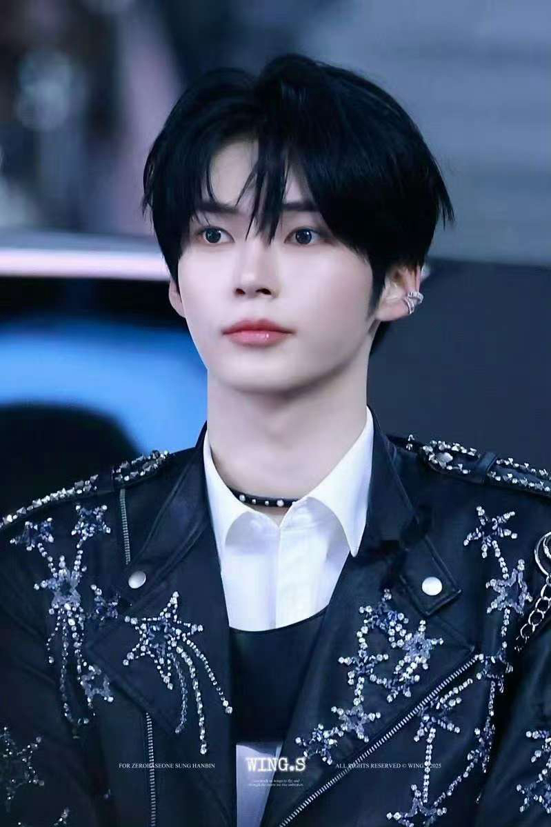Latest photo of Sung Hanbin (ZEROBASEONE)