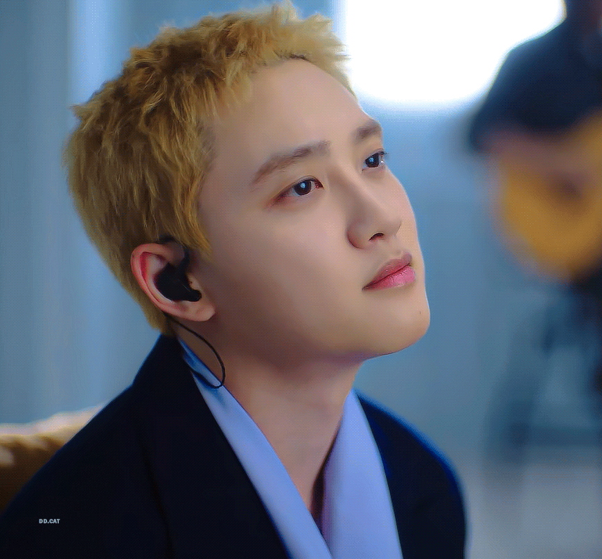 A moment captured by D.O. (EXO)'s fan