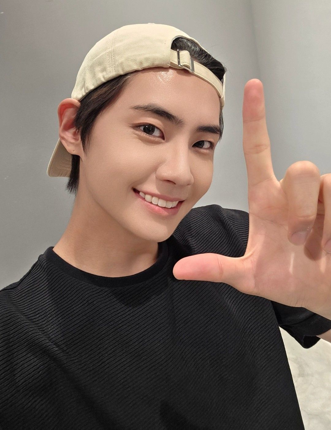 Recent activity shot of Lee Jinhyuk