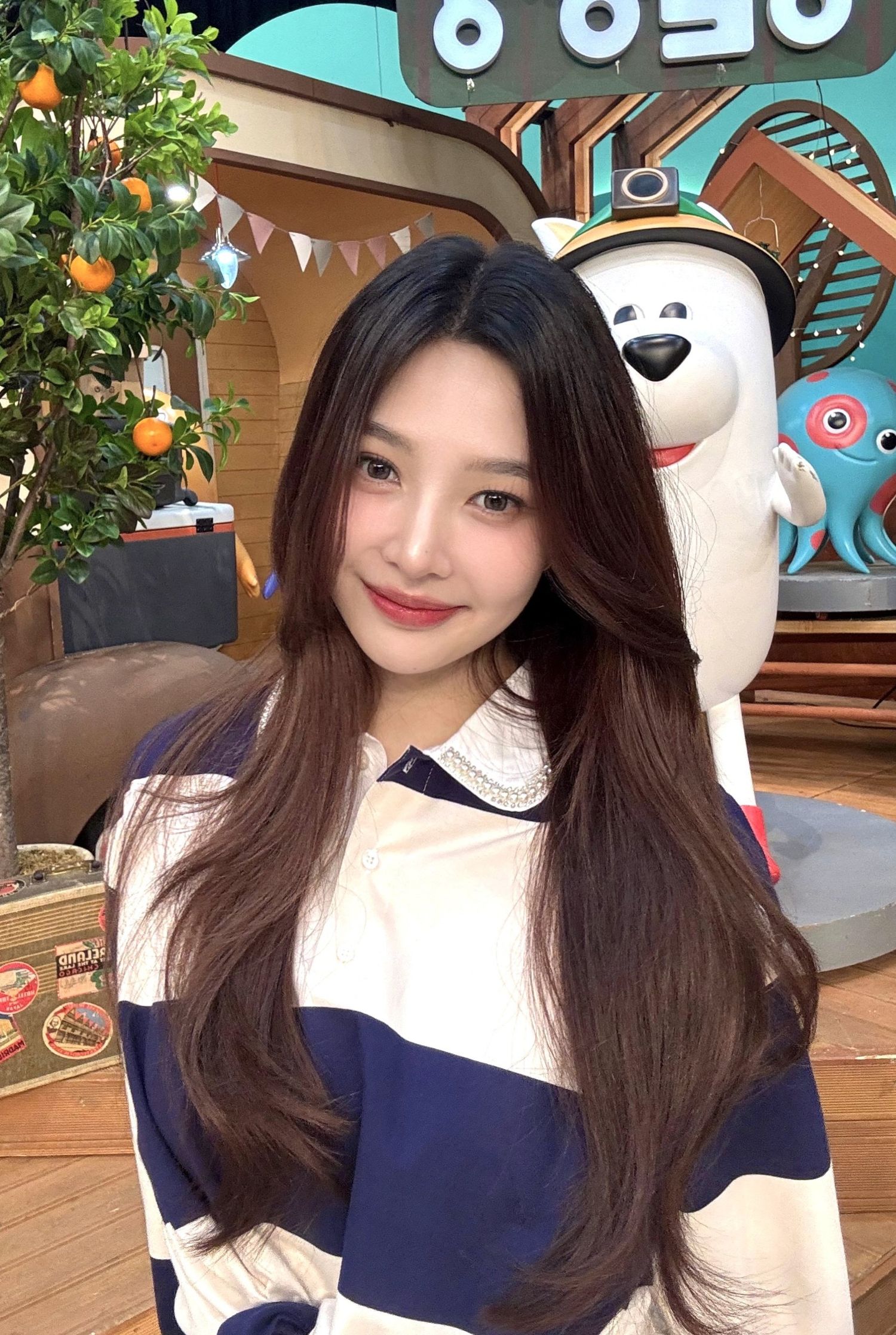 A moment captured by Joy (Red Velvet)'s fan