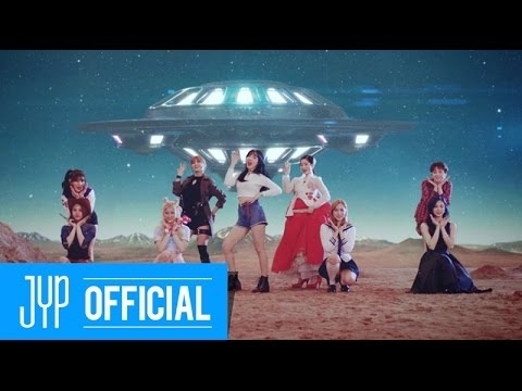 Behind-the-scenes cut of Momo (TWICE)