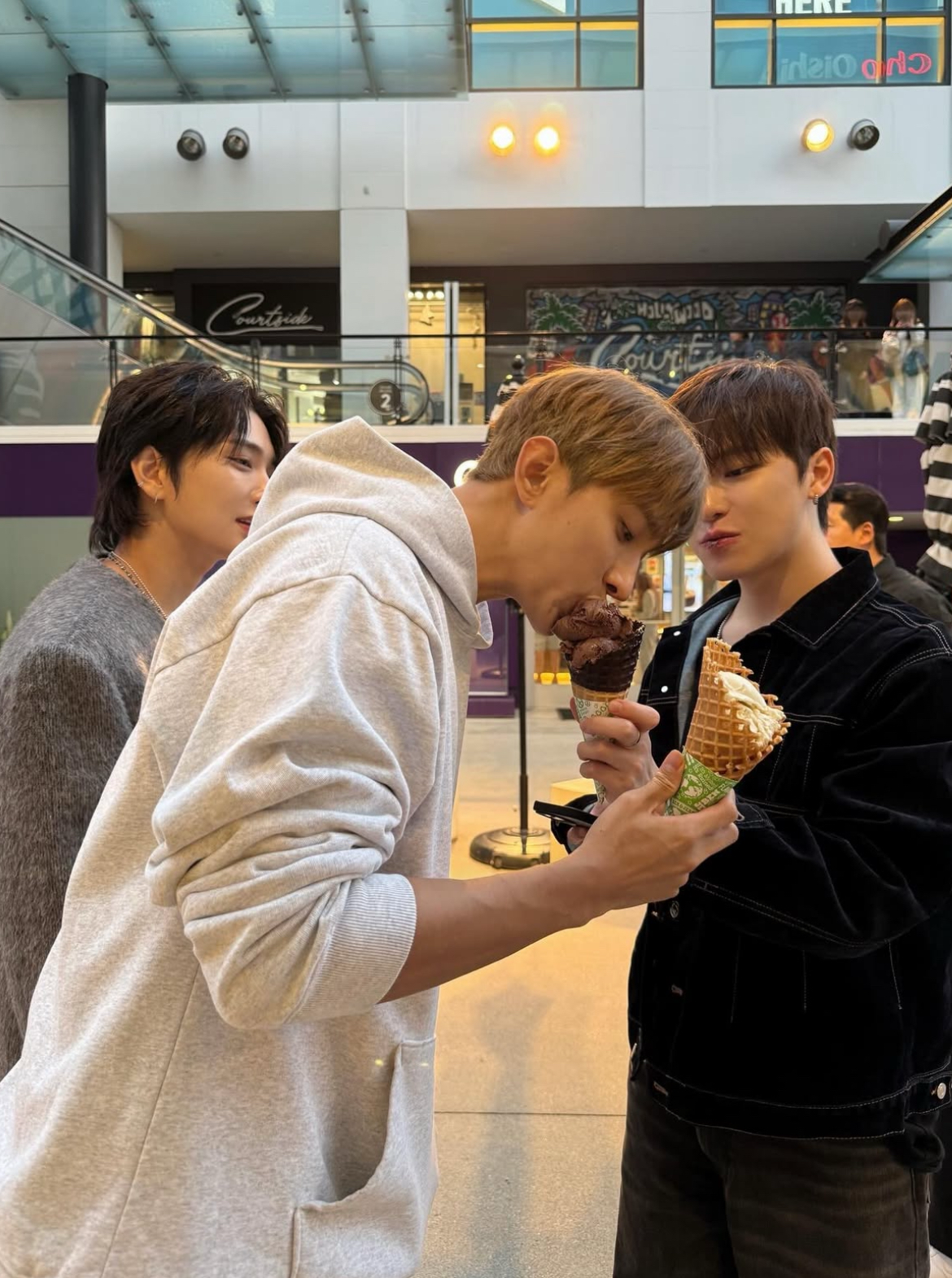 A moment captured by Dino (SEVENTEEN)'s fan