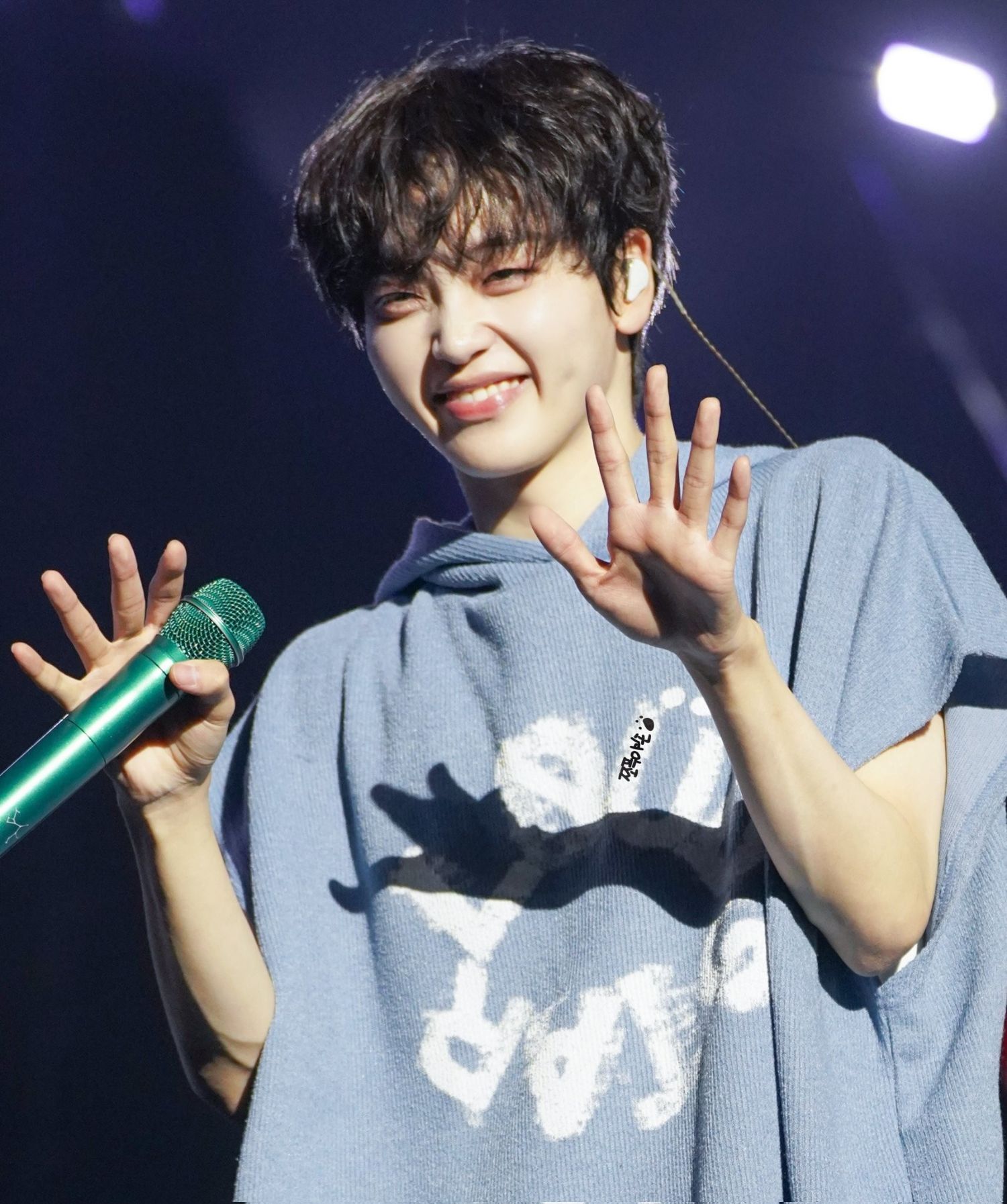 A moment captured by Hyeongjun (CRAVITY)'s fan