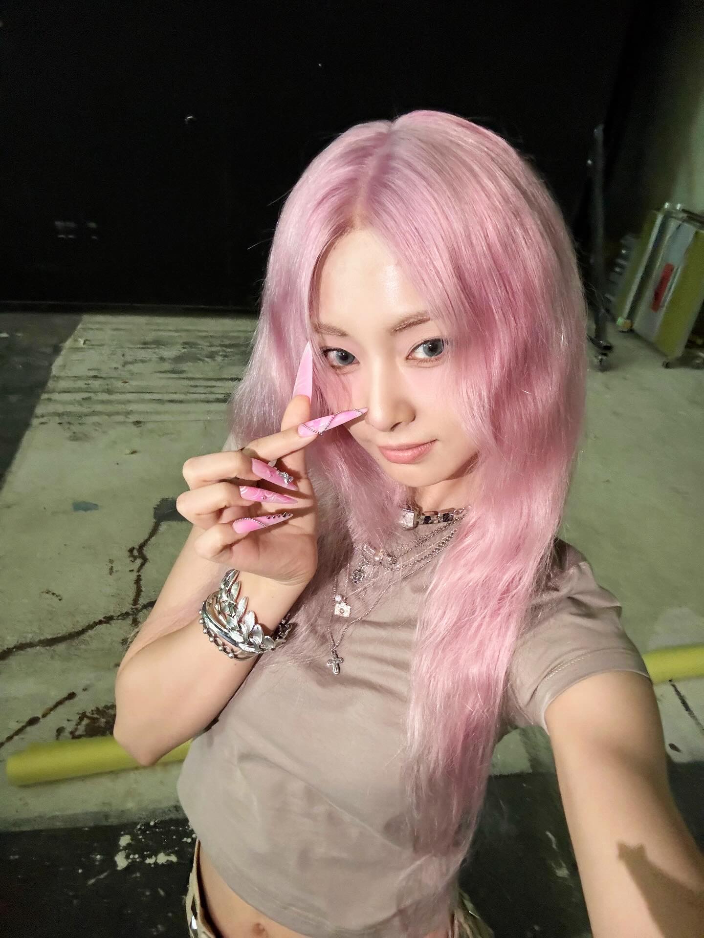 Momen yang diabadikan oleh penggemar Tzuyu (TWICE)
