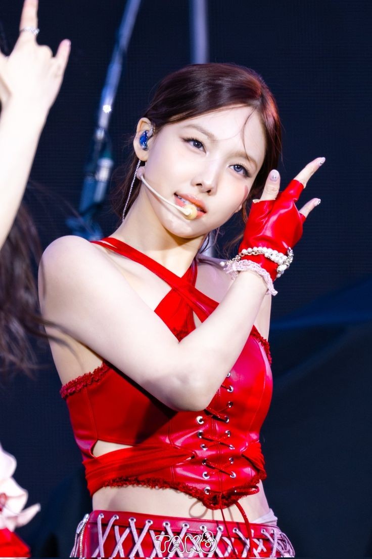 A moment captured by Nayeon (TWICE)'s fan