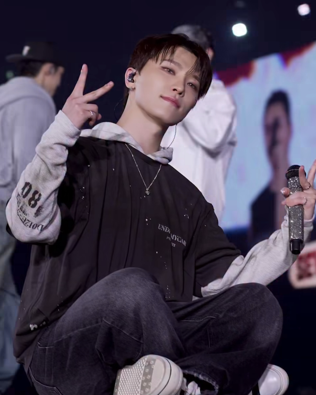 Latest photo of Dino (SEVENTEEN)