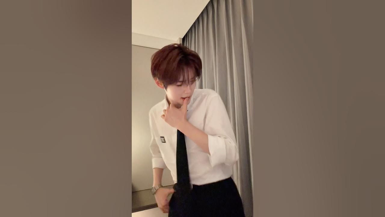 Recent activity shot of Sung Hanbin (ZEROBASEONE)